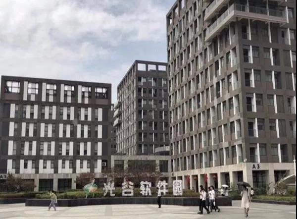 5dad4e08a21fe 5dad4e08a21fe